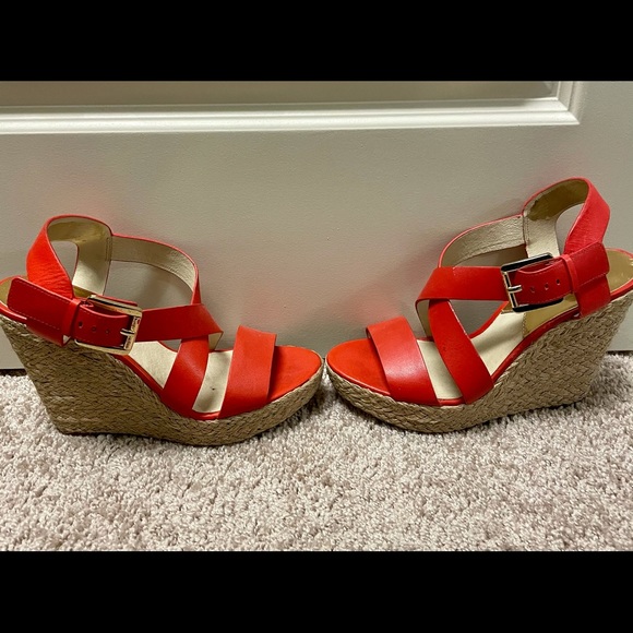 Michael Kors coral sandals - Picture 2 of 6